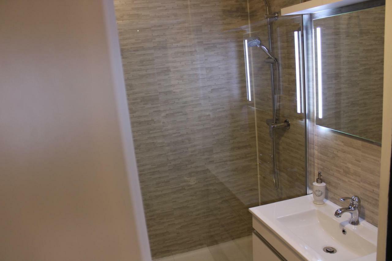Appartement Place Leclerc เบอซองซง ภายนอก รูปภาพ